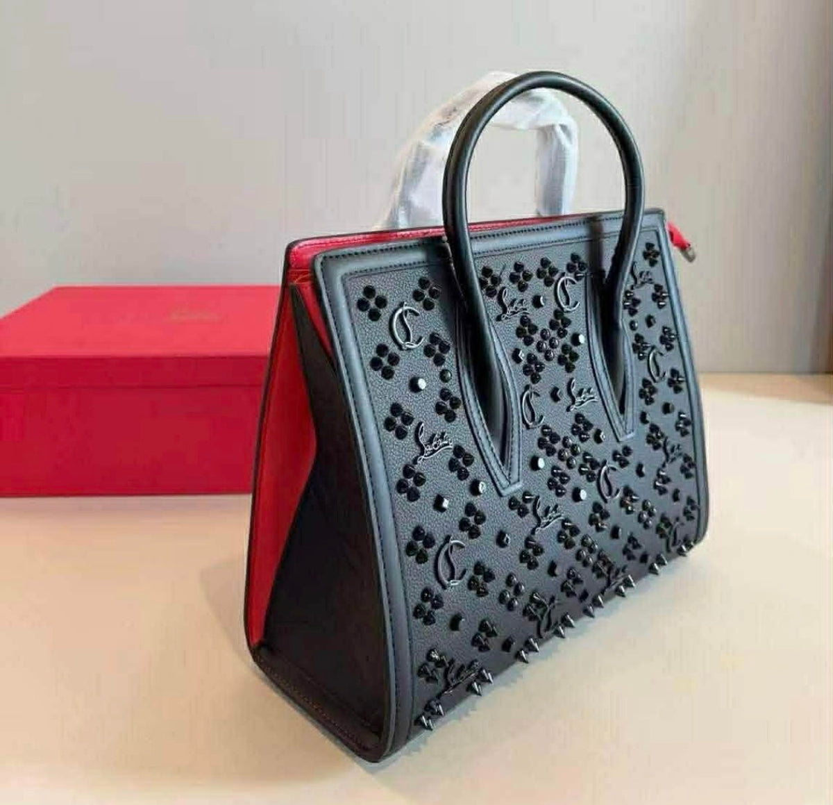 Red botttom handbag MQ