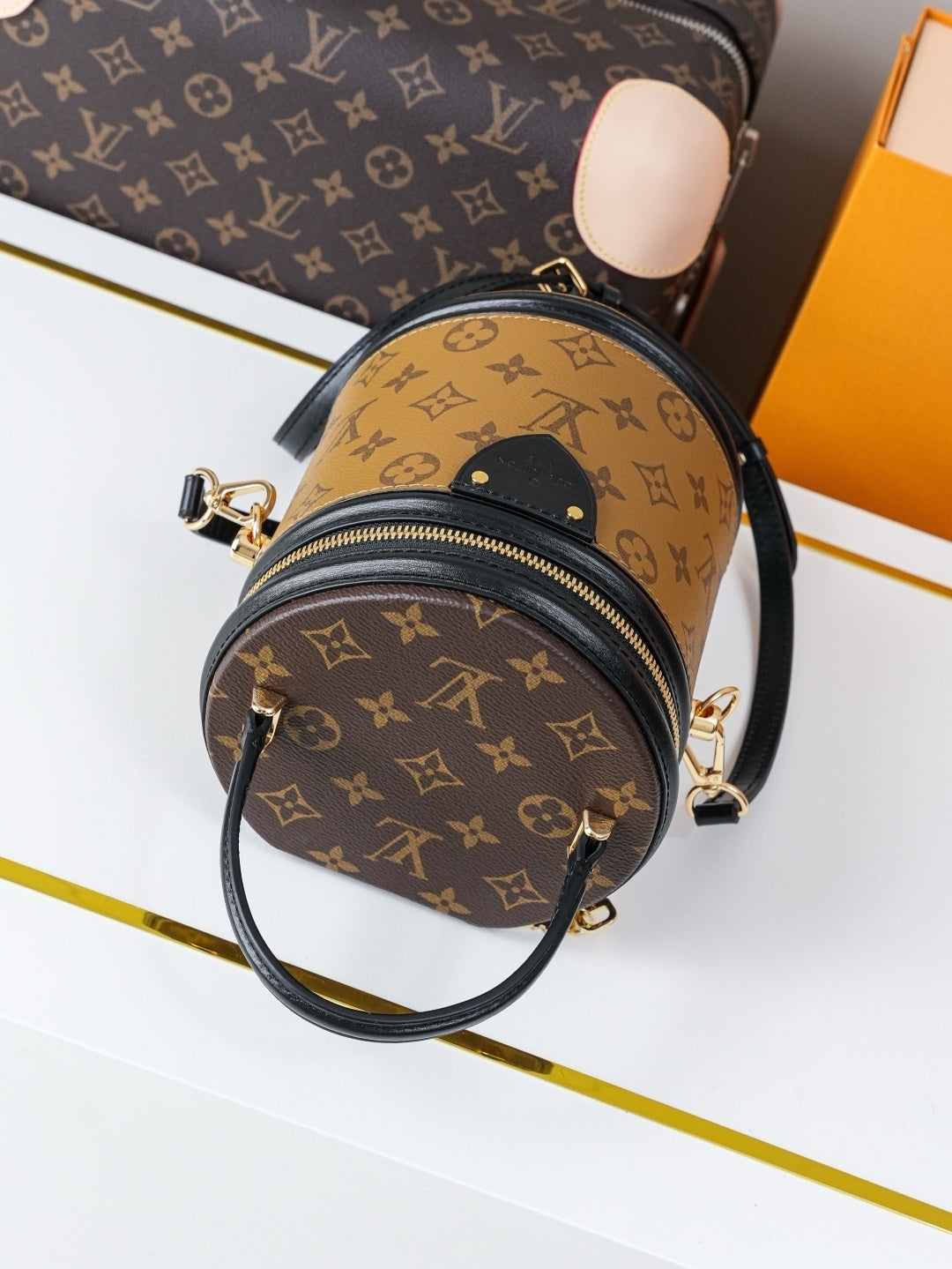 L V (1:1 / MQ) bucket two toned