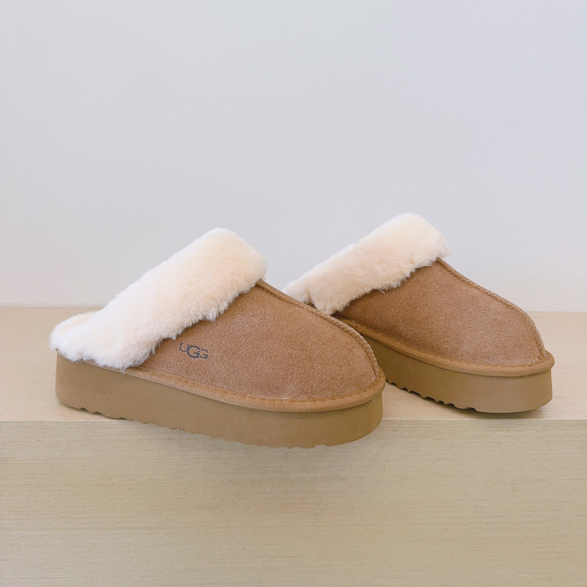 U ggg platform slipper