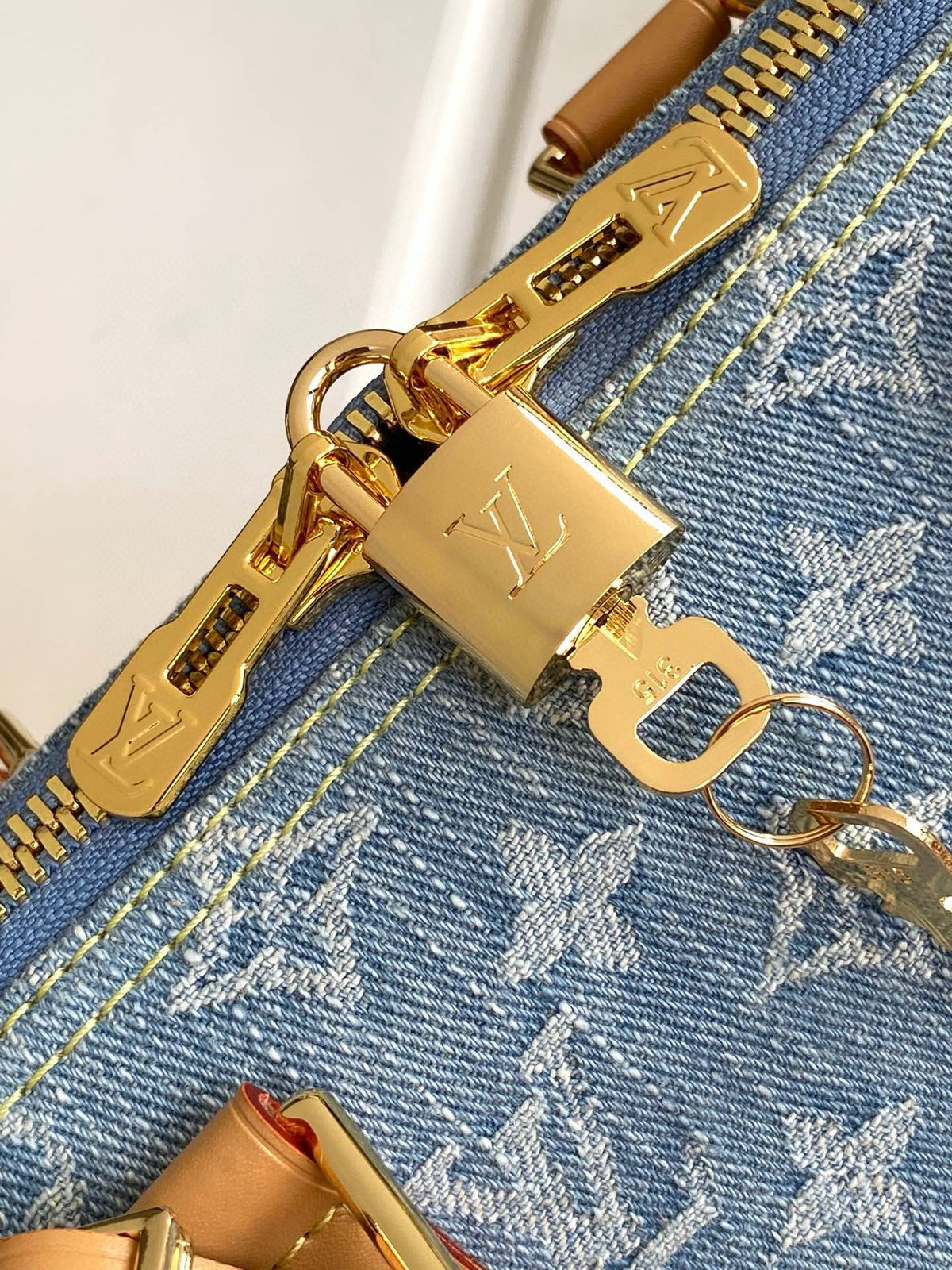 L V DENIM KEEPALL (1:1/MQ)