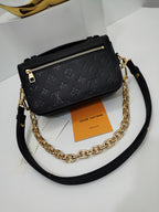 Black LV East West 1:1